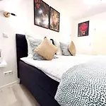 Bed & Breakfast Living Solution 24 Karlsruhe