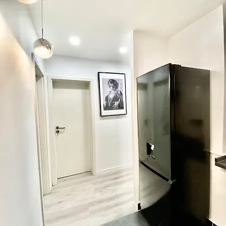 לינה וארוחת בוקר Living Solution 24