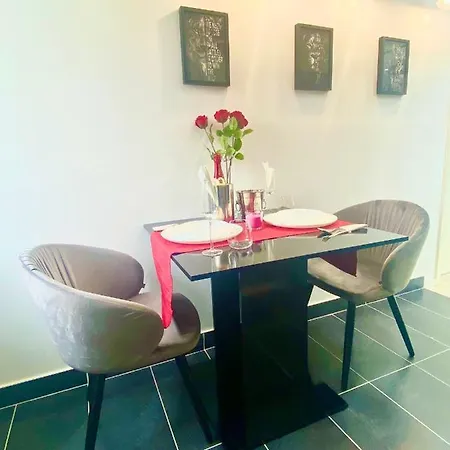 Living Solution 24 לינה וארוחת בוקר קרלסרוהה