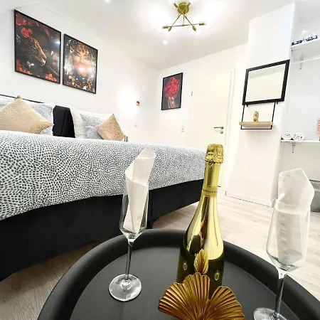 Bed & Breakfast Living Solution 24 Karlsruhe