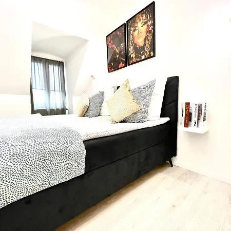 Living Solution 24 לינה וארוחת בוקר קרלסרוהה