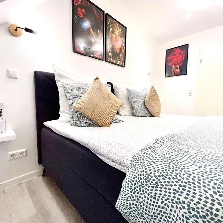 Bed & Breakfast Living Solution 24 Karlsruhe