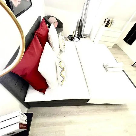 Living Solution 24 לינה וארוחת בוקר קרלסרוהה