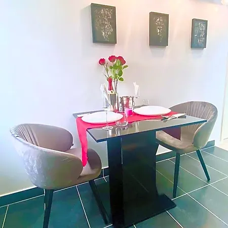 Alojamento de Acomodação e Pequeno-almoço Living Solution 24 *