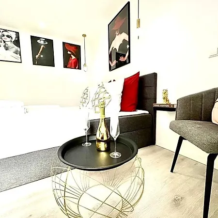 Alojamento de Acomodação e Pequeno-almoço Living Solution 24