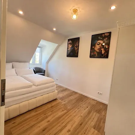 Home 2*