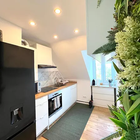 Bed and breakfast Home 2*