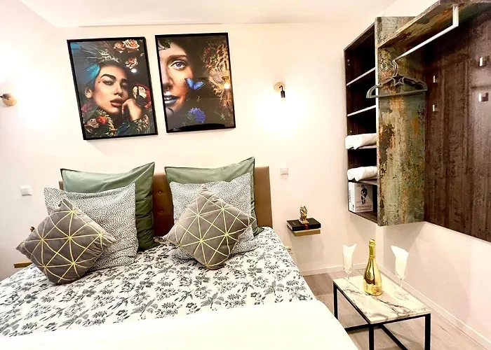 Bed and Breakfast Living Solution 24 *