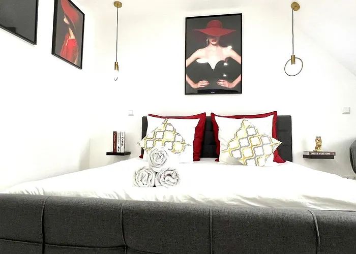 Living Solution 24 Bed & Breakfast